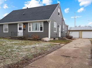 1715 Arizona Ave NE, Cedar Rapids, IA 52402