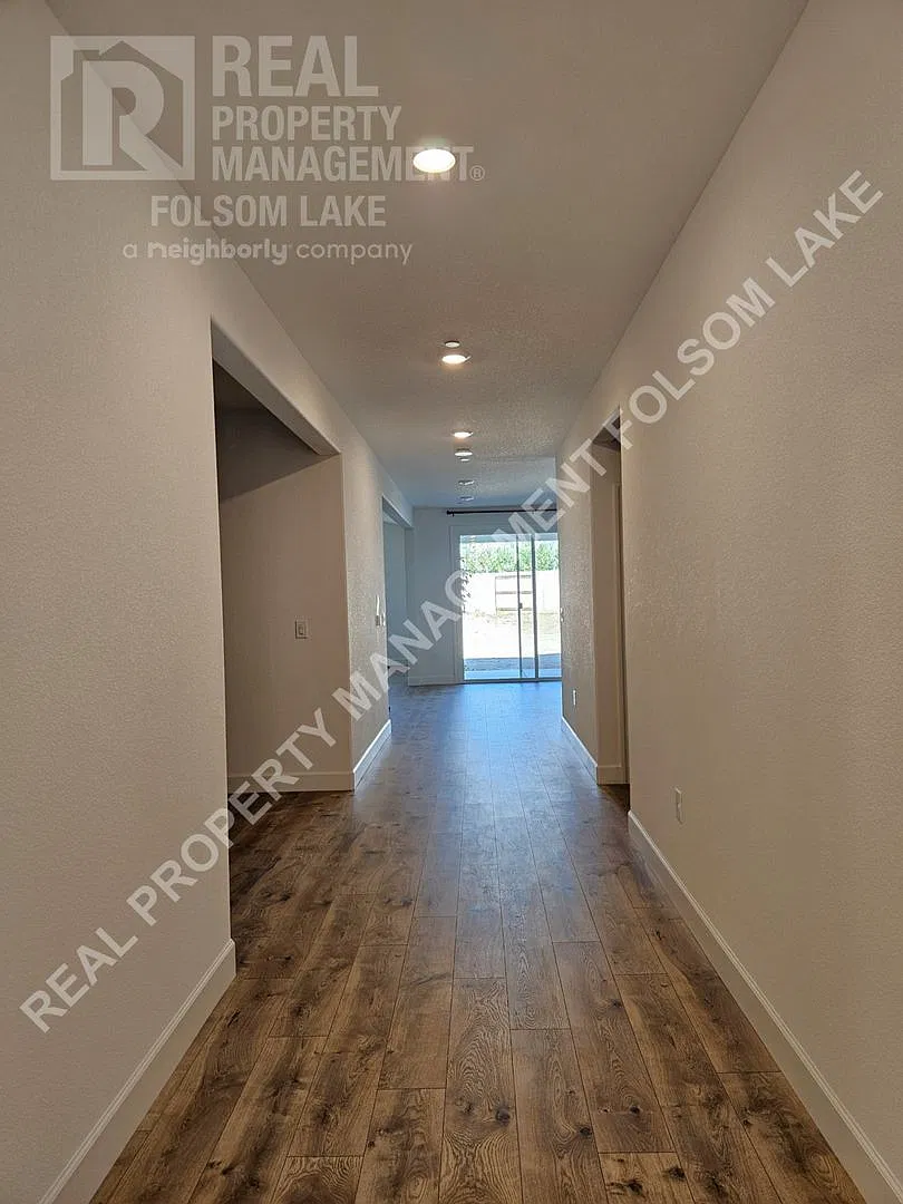 Coming Soon Large 4 Bedroom Home In New Winding Creek Community In Roseville — Photo 4