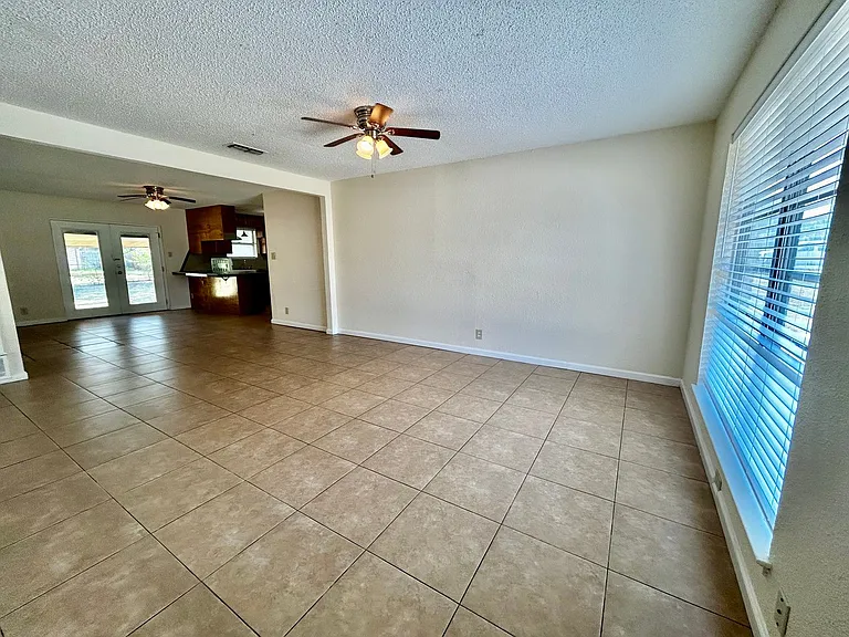 5908 Derek Dr — Photo 3