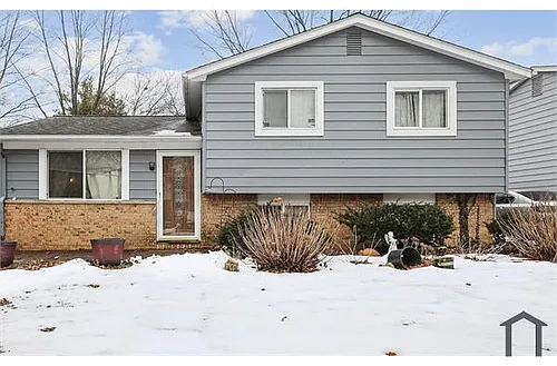 4580 Fairgrove Rd Photo 1