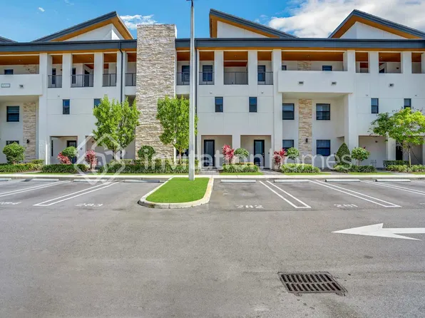 10437 NW 82nd St, Doral, FL