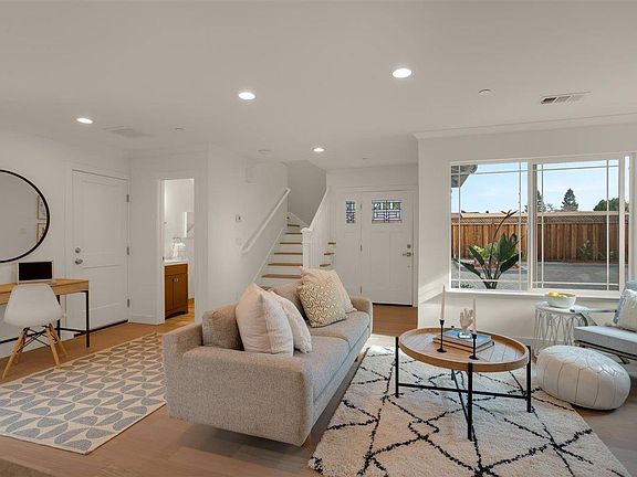 5th image of 419 Douglas Pl