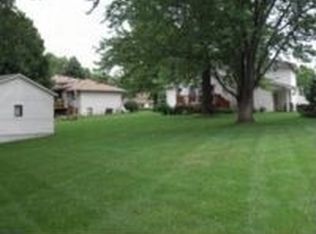 9811 Laurel Ave, Omaha, NE 68134