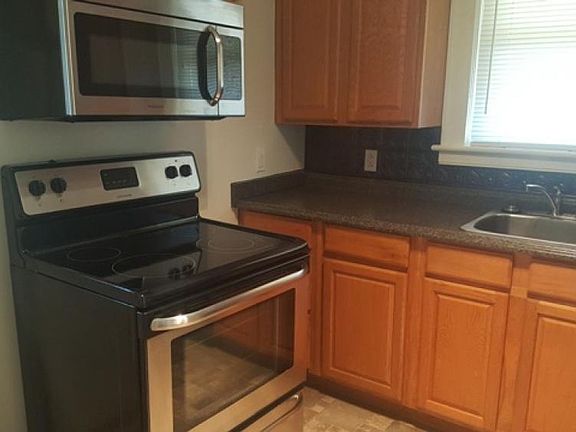 3rd image of 3040 Campbell Ave