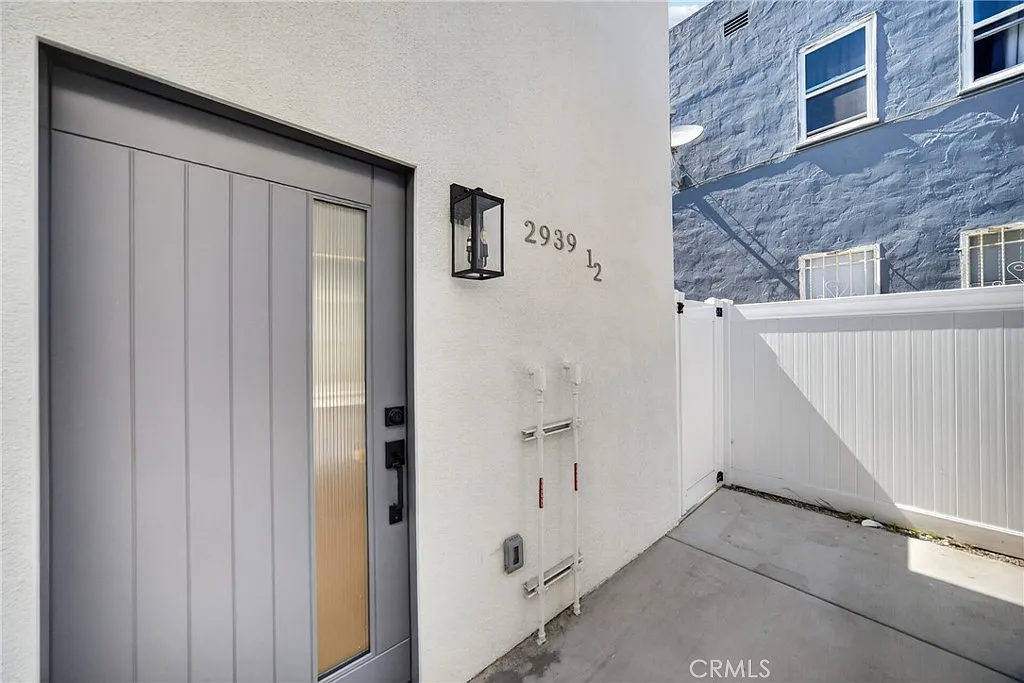 3 bed, 1100 sqft, $3,700 — Photo 1