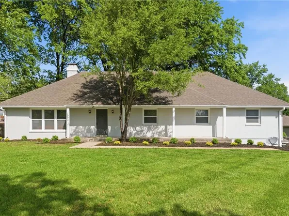 1001 Tam O Shanter Dr, Kansas City, MO 64145