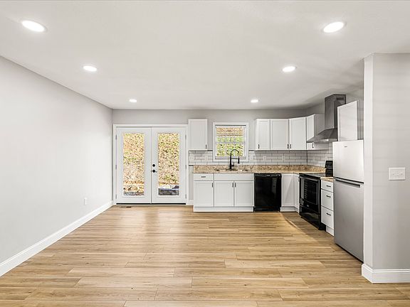 2nd image of 5204 Evelyn Dr