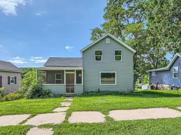 433 E Oak St, Glenwood City, WI 54013