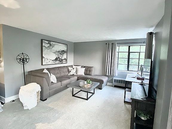 2nd image of 505 Cherry St SE APT 206