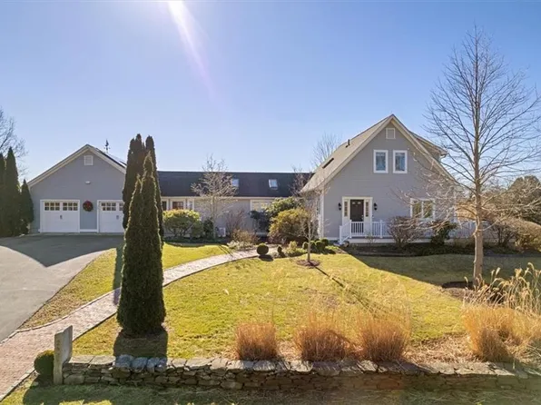 24 Little Harbor Rd, Tiverton, RI 02878