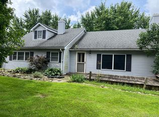 6133 Summerbrooke Cir, Fowlerville, MI 48836
