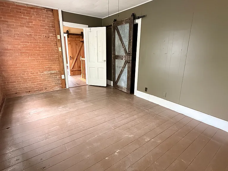 700 W Jefferson St #B — Photo 8