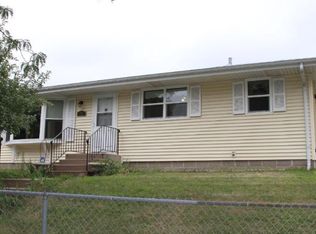 155 Isabel St E, Saint Paul, MN 55107