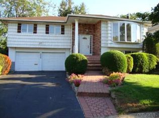 2526 Harbor Ln, Bellmore, NY 11710
