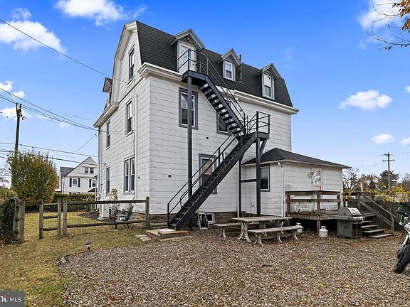 4th image of 114 Cadwalader Ave