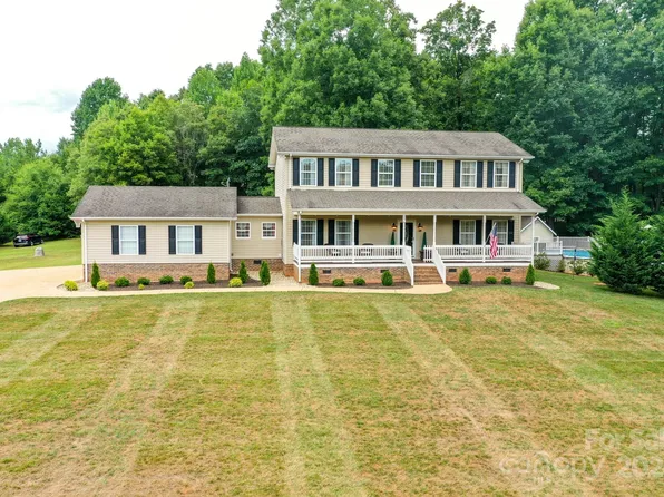 207 Bent Tree Dr, Rutherfordton, NC 28139