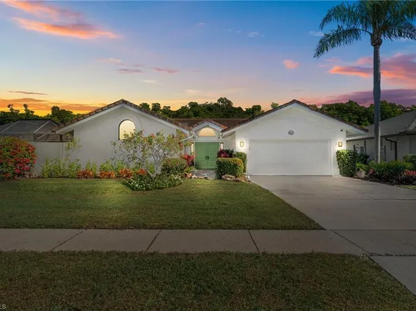 2419 Pine Woods CIR #11, NAPLES, FL 34105