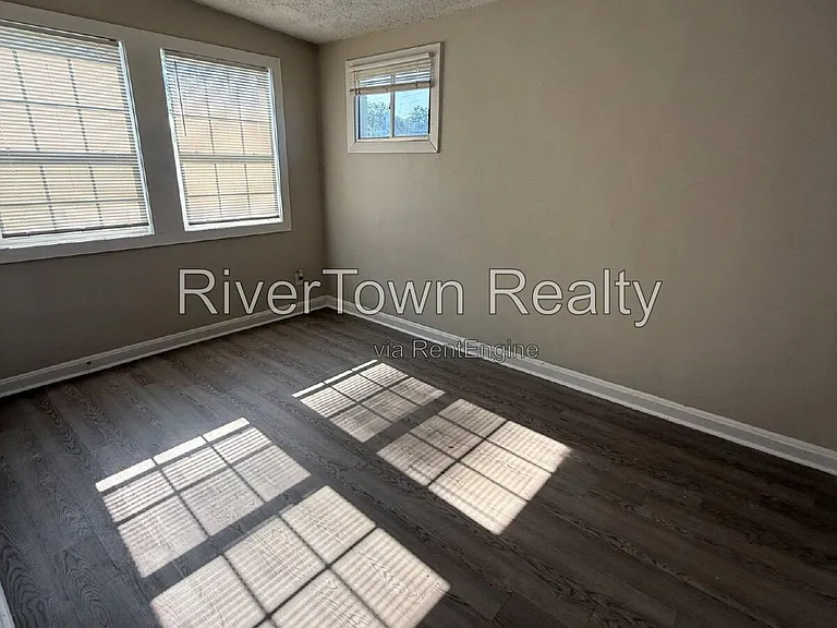 1766 Brown Ave — Photo 9