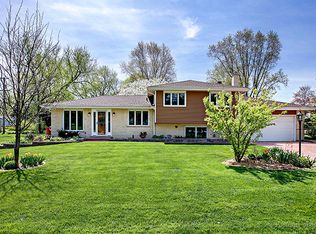 1800 Buena Vista Dr, Glen Ellyn, IL 60137