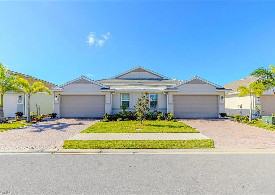 1050 Enbrook Loop