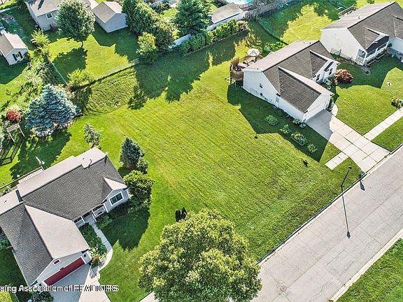 2nd image of 935 Franklin Farm Dr