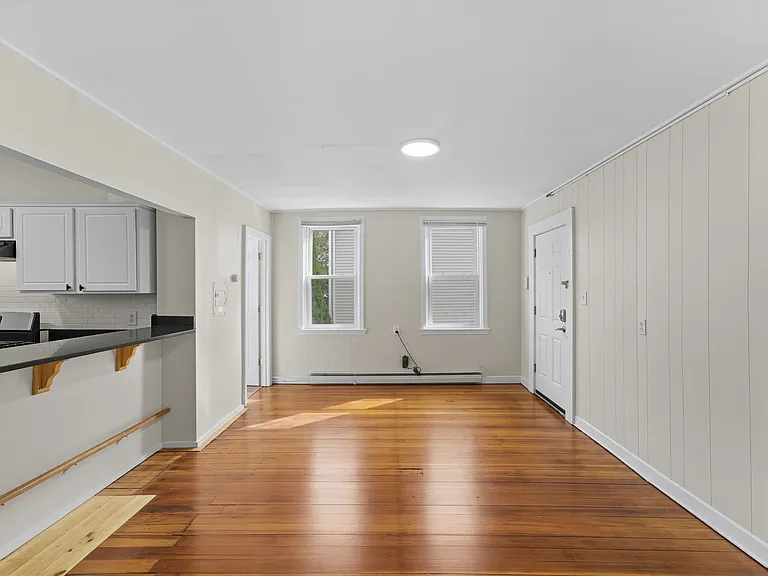 46 E Transit St #1R — Photo 7