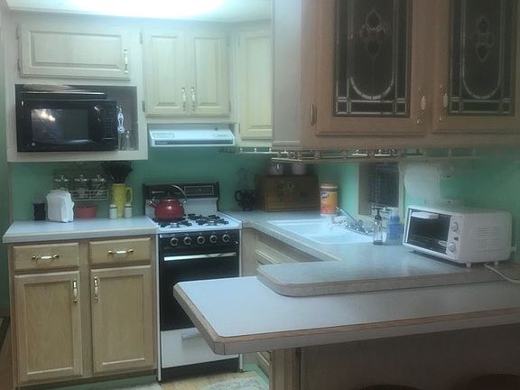 4th image of 26 Pinewood Dr