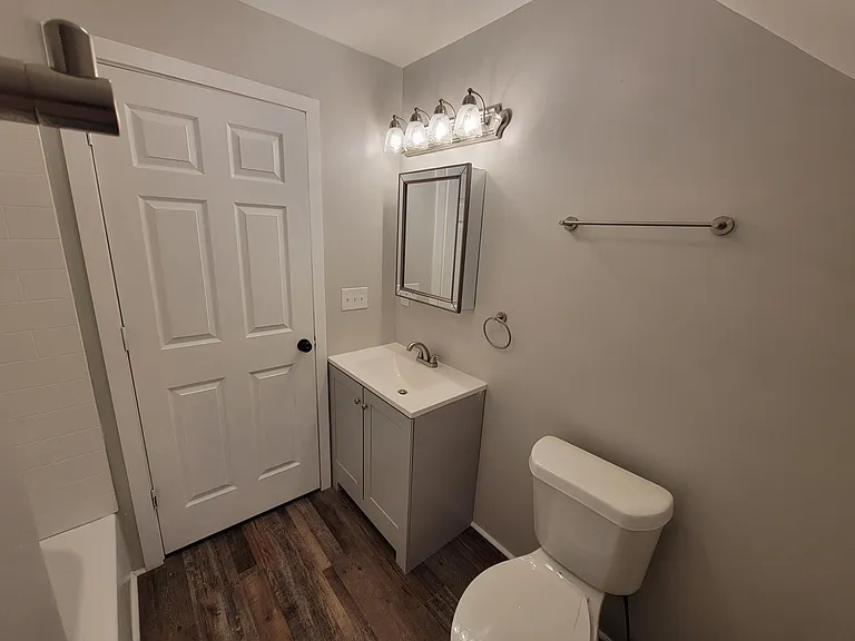 3rd flr bath