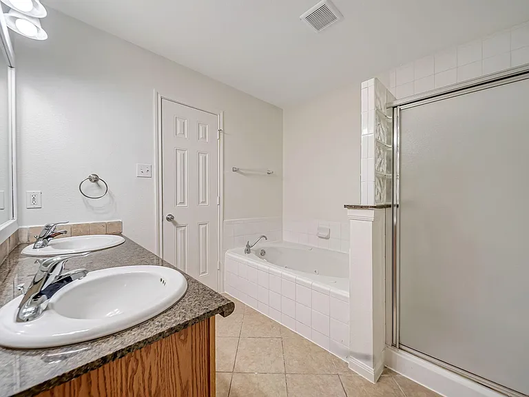 18439 Sunrise Oaks Ct — Photo 19