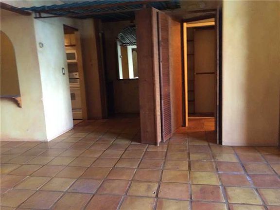 3rd image of 800 West Ave APT 932