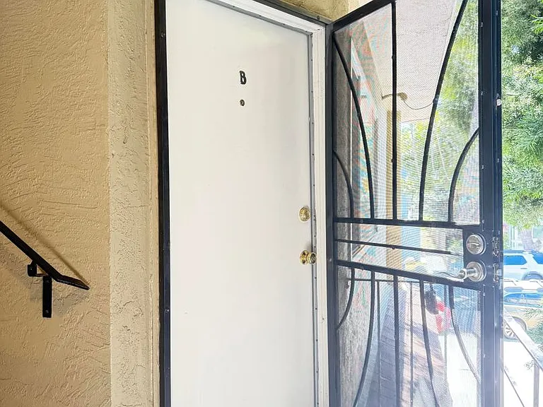 2211 San Antonio Ave — Photo 9