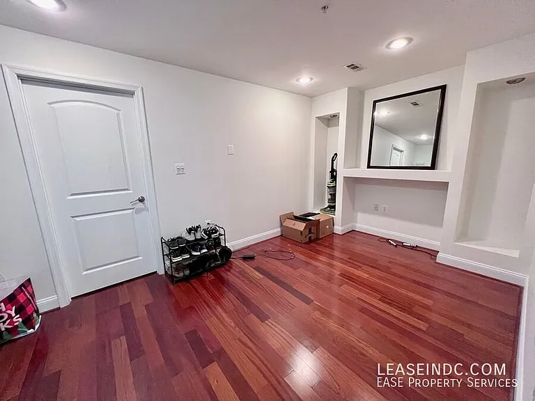 3573 Warder St NW #4 — Photo 18