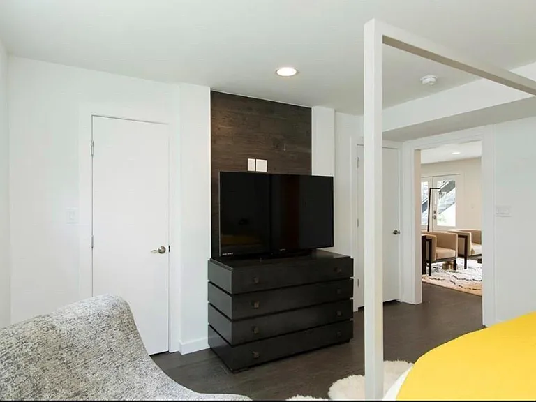 1410 Hyde Park Blvd #105 — Photo 18