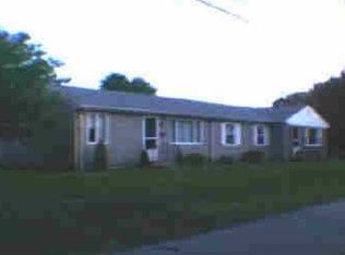 9 McGartland Rd, Rumford, RI 02916
