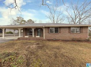 202 Oak Dr W, Trussville, AL 35173