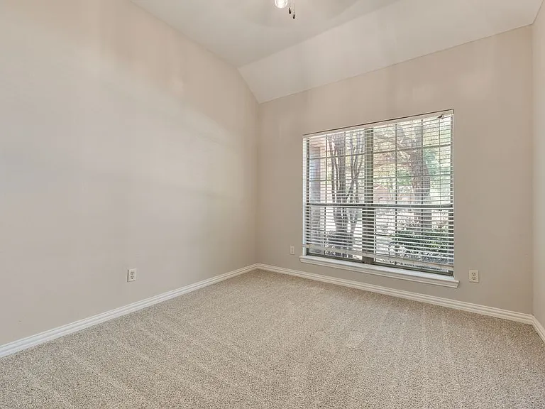 7600 Shasta Dr — Photo 22