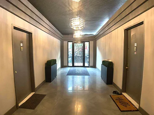 Rented by Tapiro Realty | media 9