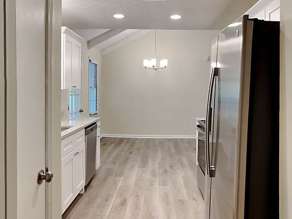 4th image of 2458 Windmere Dr #1468