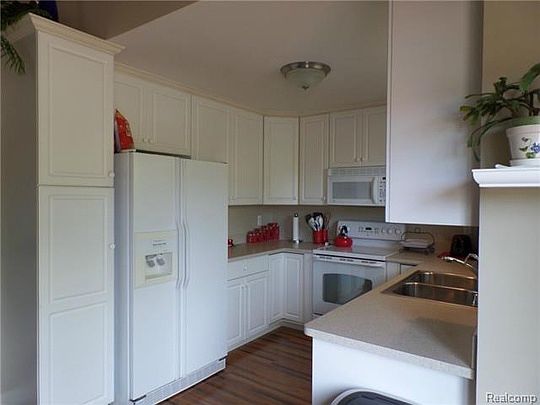 4th image of 25887 Ashby Dr