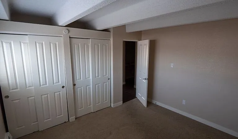 SloHi 1516 Perry Street — Photo 14