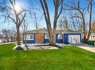 21269 W Ridge Rd, Lake Zurich, IL 60047