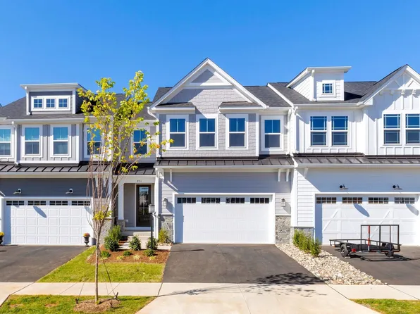 851 Arboleda Dr, Crozet, VA 22932