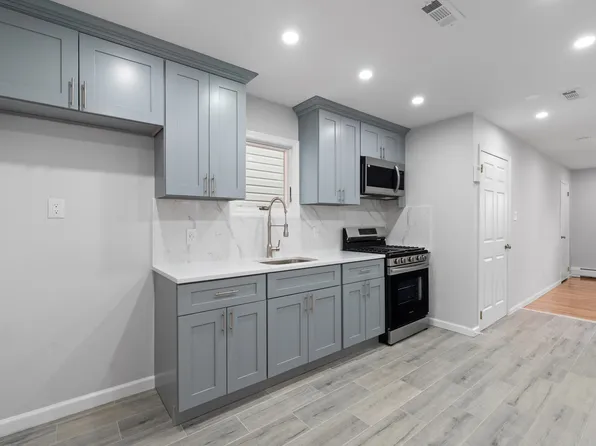 144 West 30th Street image 3 of 12