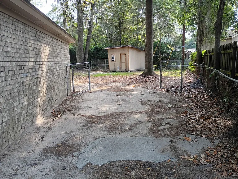308 Stacie Ct — Photo 3