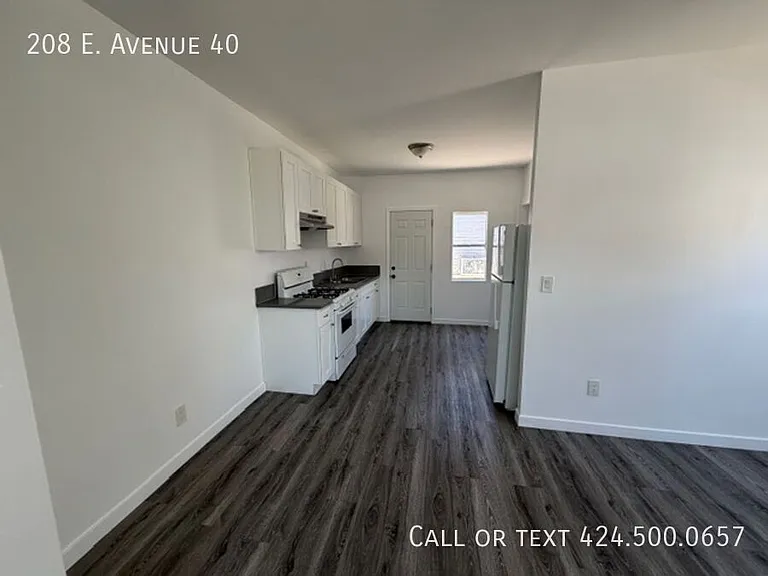 208 E Avenue 40 — Photo 4