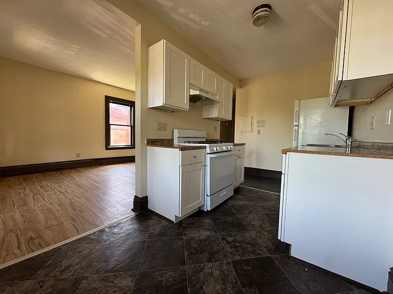52-54 Alden St #202 — Photo 5