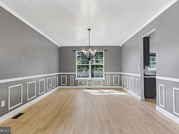 5th image of 7 Longfellow Ln