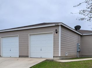 15305 Kamary Ln, San Antonio, TX 78247