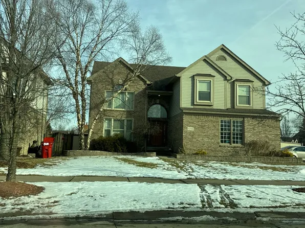 52768 Winsome Ln, Chesterfield, MI 48051