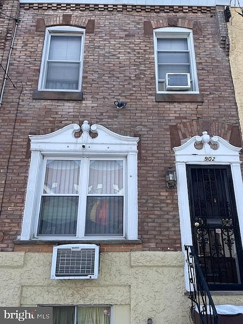 1st image of 902 W Moyamensing Ave